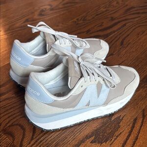 New Balance 237 Sneakers